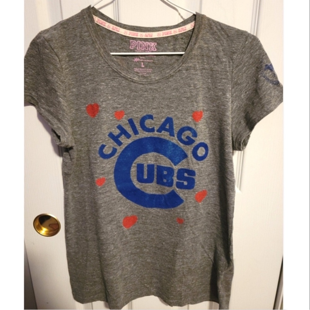 PINK Chicago Cubs Double Sided T-Shirt ❤️⚾️💙
